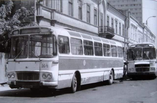 Autobusy   Leninová